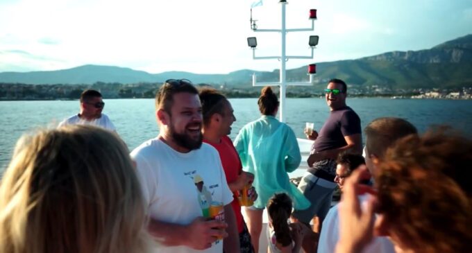 Split: Blue Lagoon and ŠOlta Boat Tour With Lunch and Drinks - Explore Kontesa Shipwreck