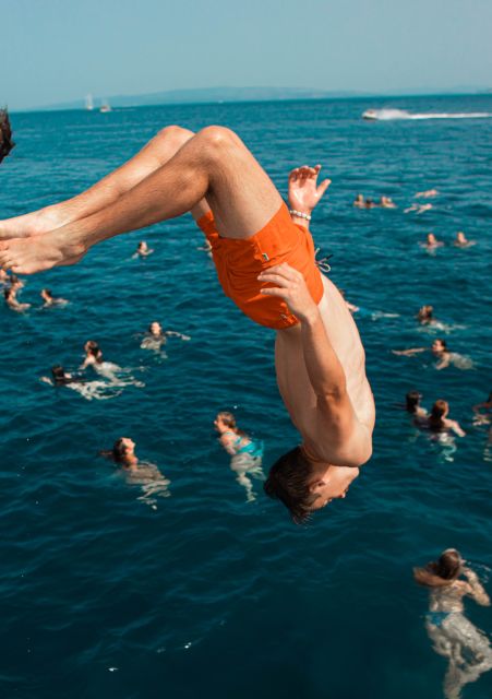 Split: Captains Blue Lagoon Boat Party With Live DJ - How to Book