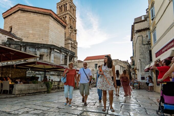 Split: Historical & Gastro Treasures Tour With Green Market - Traditional Croatian Delicacies