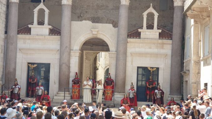 Split: History and Heritage Walking Tour - Exploring Diocletians Palace