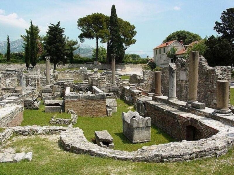 Split: Jewish Heritage & Diocletians Palace Walking Tour - Tour Overview