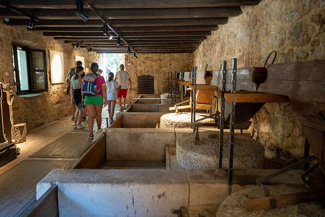 Split: Krka Waterfalls Morning/Afternoon With Boat Cruse, Olive Oil & Wine Taste - Transportation and Meeting Details