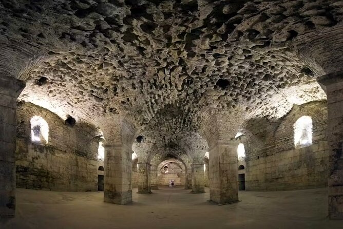 Split Old City Diocletian Palace Group Walking Tour - Peristyle Square