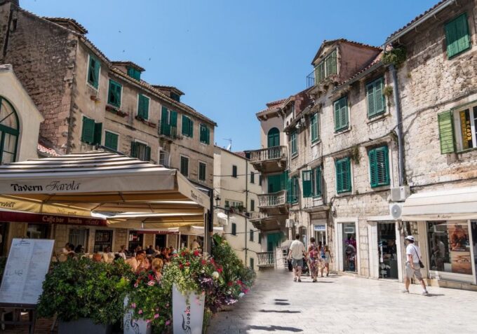 Split: Private Roman History & Market Tour - Discovering Dalmatian Culture