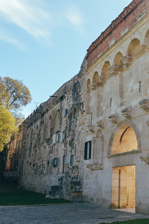 Split: Private Walking Tour for Families With Kids (5-17y) - Educational Exploration