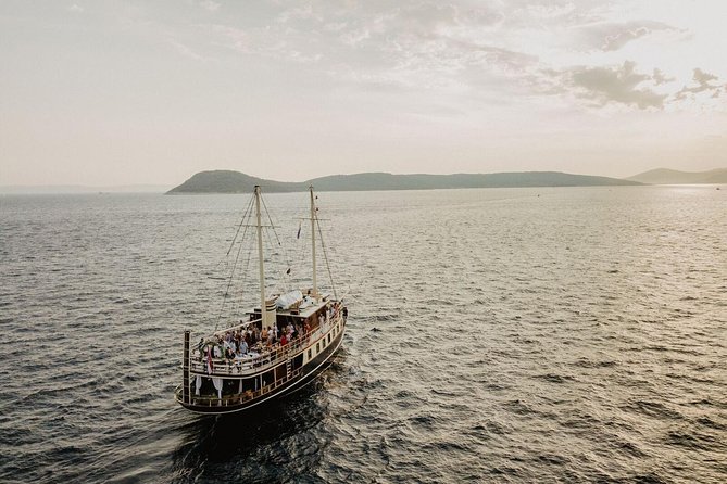 Split Sunset Cruise With Live Music - Cancellation Policy