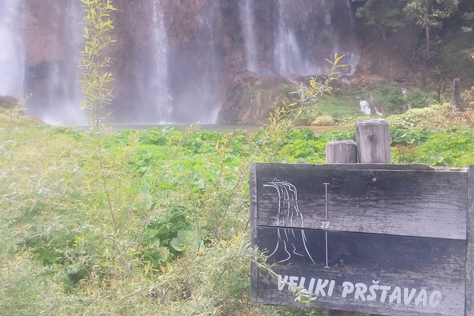 Split to Zagreb Private Transfer With Krka or Plitvice Lakes National Park - Explore Plitvice Lakes National Park