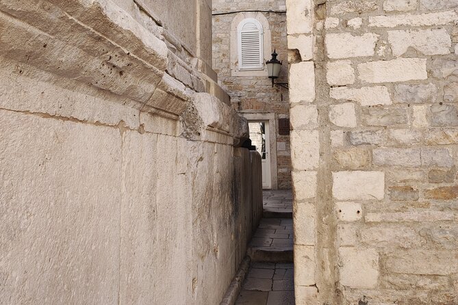 Split Walking Tour With a Licensed Local Guide - Reviews and Ratings Breakdown