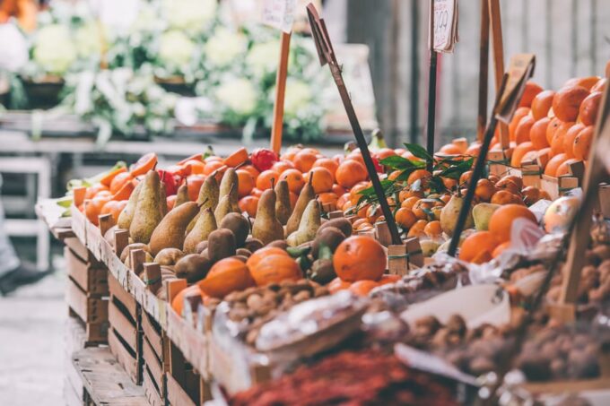 Spoleto: Market Tour and Meal at a Locals Home - Meeting Point and Schedule