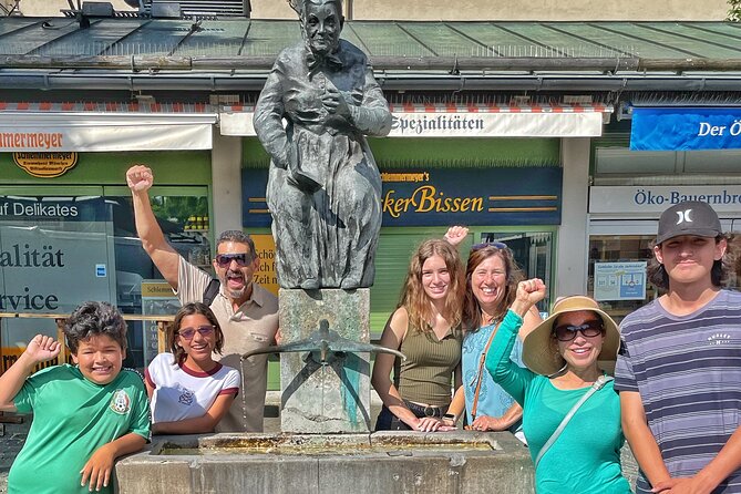 Spooky Saver: Munich Ghosts and Spirits Tour & True Crime Tour - Insiders Perspective on the Guides