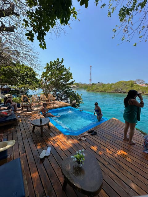 Sport Boat: Rosario Island, Private Island, Cholon & Baru - Sunset Plankton Experience