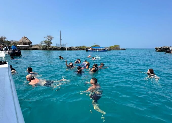Sport Boat: Rosario Island, Private Island, Cholon & Baru - Frequently Asked Questions