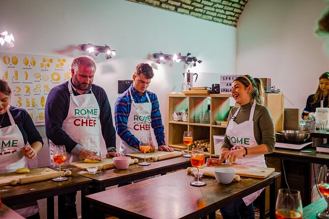 Spritz & Spaghetti: Tipsy Cooking Class in Rome - Group Size and Accessibility