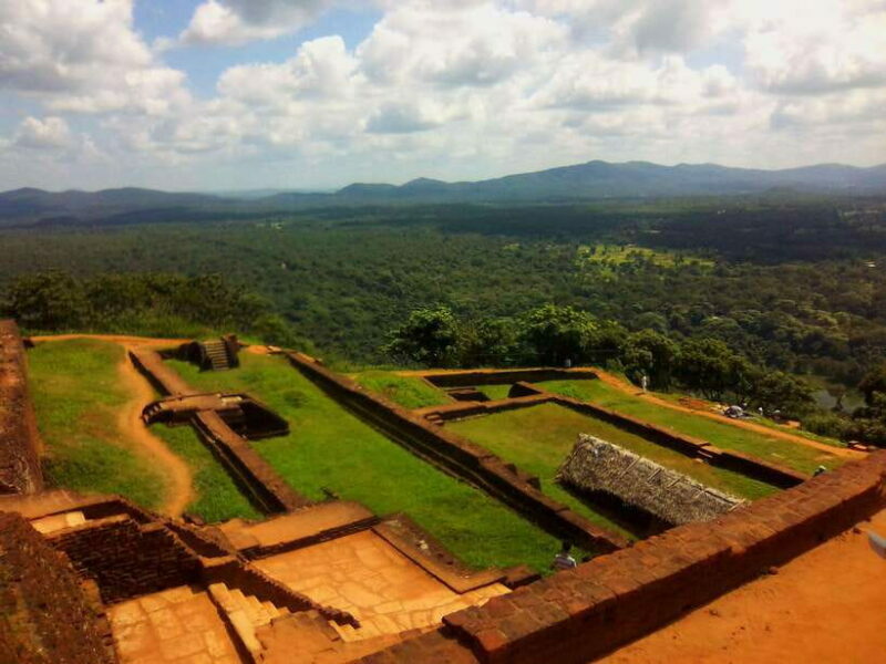 Sri Lanka: 4-Day Private Tour Focusing on Cultural Triangle - Authenticity and Local Flavor