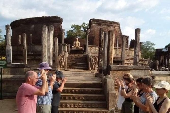 Sri Lanka Private Tour 8 Days-Driver/Vehicle/Accommodation H/B - Temple of the Sacred Tooth Relic