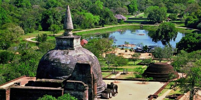 Sri Lankas Ancient Wonders: Sigiriya Rock and Polonnaruwa - Key Points