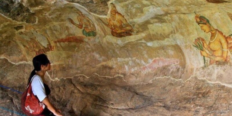 Sri Lankas Ancient Wonders: Sigiriya Rock and Polonnaruwa - Lunch at Sigiriya