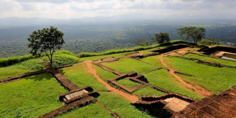 Sri Lankas Ancient Wonders: Sigiriya Rock and Polonnaruwa - Visiting Sigiriya Rock