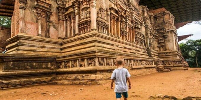 Sri Lankas Ancient Wonders: Sigiriya Rock and Polonnaruwa - Frequently Asked Questions