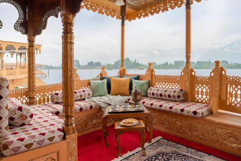 Srinagar: 3-Day Houseboat Tour With Mughal Gardens Visit - Accommodation and Transportation