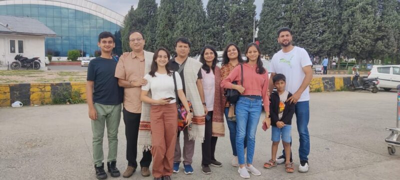 Srinagar: Full Day Car for Transfer and Sightseeing Tours - Key Points