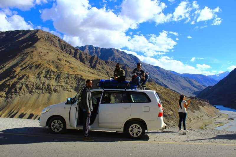 Srinagar: Full Day Car for Transfer and Sightseeing Tours - Private Group Experience