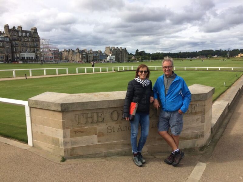 St Andrews: City Highlights Walking Tour With Cocktail - Itinerary Highlights