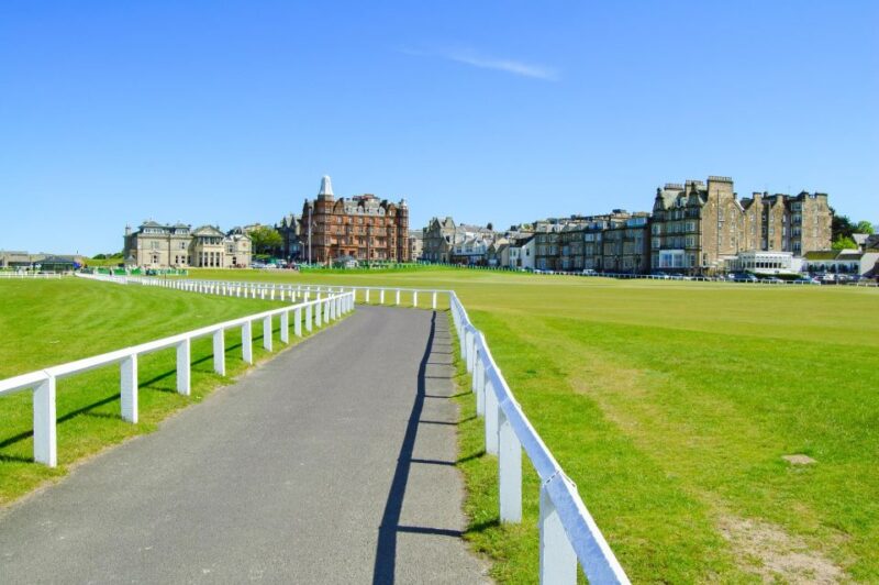 St. Andrews Festive Walk: A Christmas Tour - Key Points