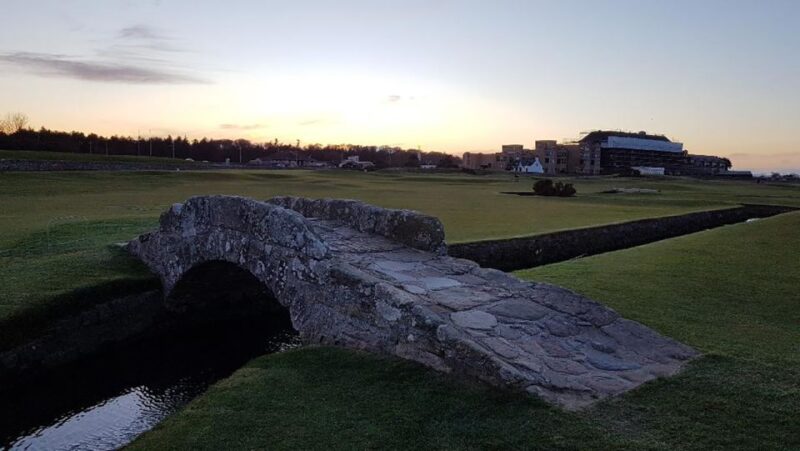 St Andrews: Old Course History Tour - 80s Pro Caddie Guide - Guidelines for Participants