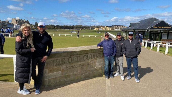 St Andrews: Old Course History Tour - 80s Pro Caddie Guide - Iconic Locations and Landmarks