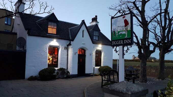 St Andrews: Old Course History Tour - 80s Pro Caddie Guide - Stories of Golfing Mishaps and Innovations