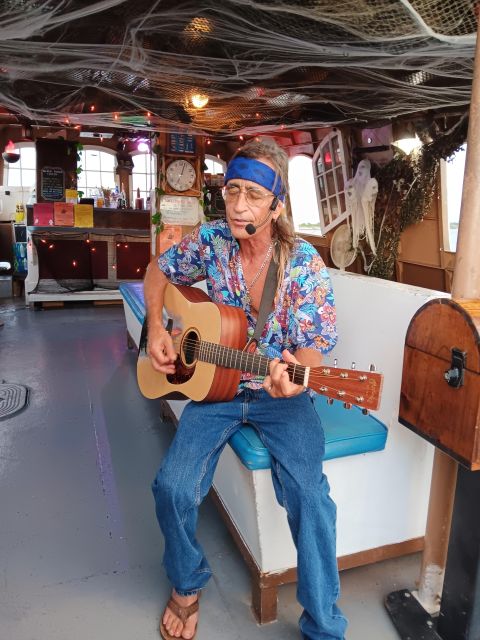 St. Augustine: Black Raven Tropical Sunset Cruise - Drinks and Snacks Onboard