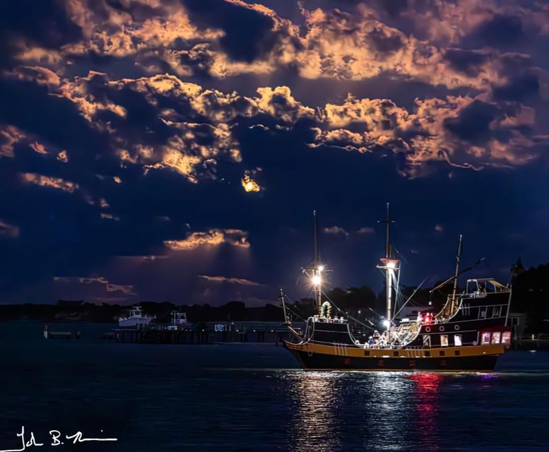 St. Augustine: The Black Raven Rum Runners Pirate Show (21+) - Key Points