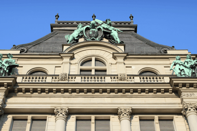 St.Gallen: First Discovery Walk and Reading Walking Tour - Getting Around