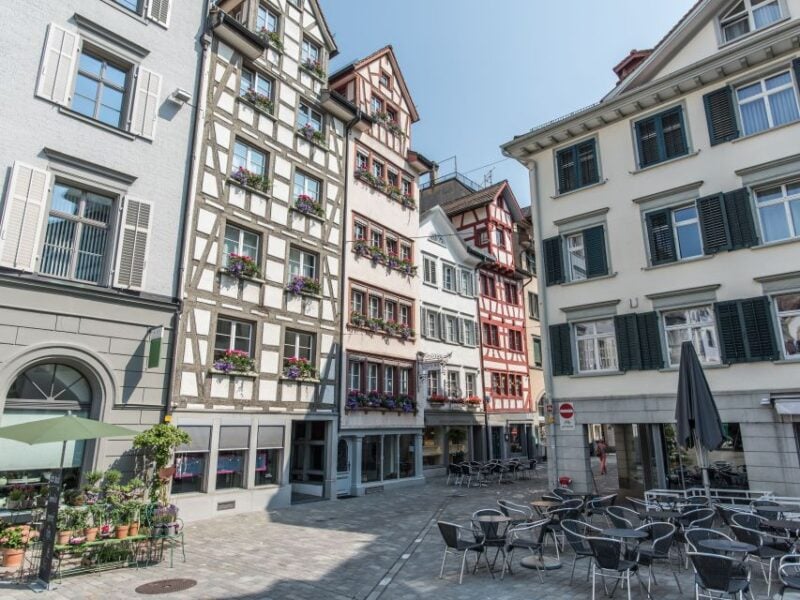 St. Gallen: Guided Old Town Walking Tour - Characteristic Oriel Windows