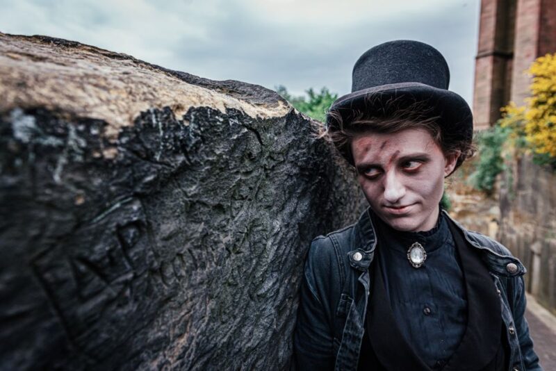 St James Secret Garden Cemetery Shivers Ghost Tour - Appropriate Attire