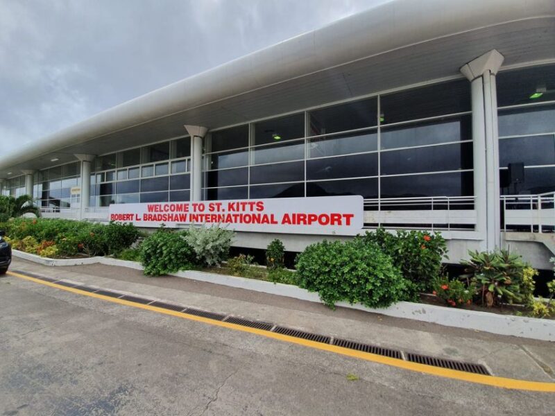 St Kitts: Private Transfer From Airport to Park Hyatt Hotel - Airport Arrival and Greeting