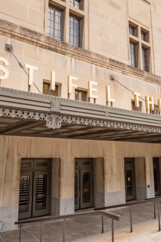 St. Louis Christmas Spectacular Tour - Key Points