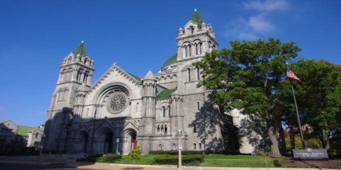 St. Louis: Guided Small Group City Tour With River Cruise - Booking and Cancellation