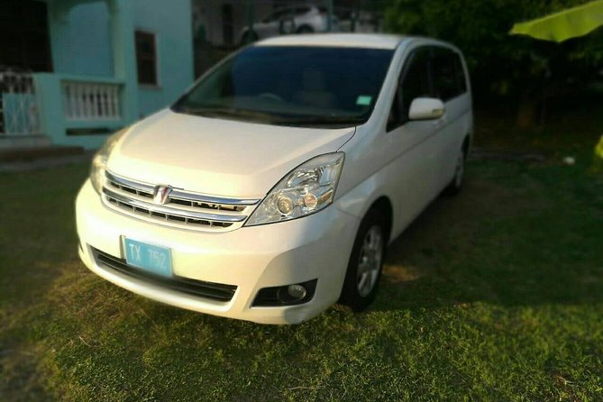 St Lucia Airport Transfer to ANY Bay Gardens Location - Pickup and Duration