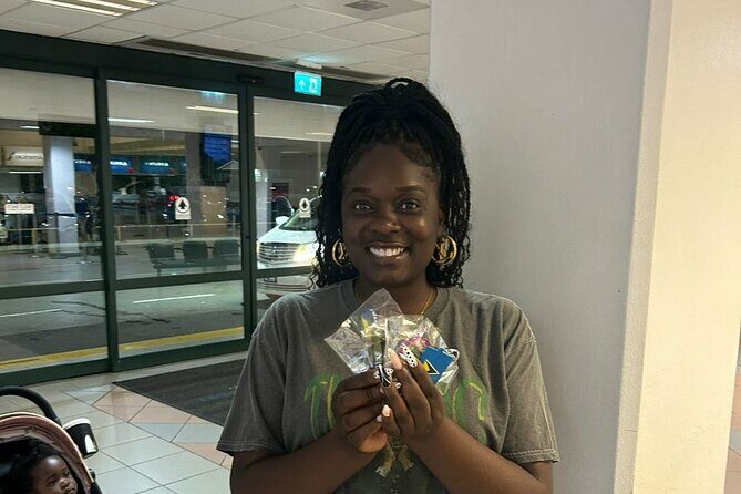 St. Lucia UVF Airport Transfers - Roundtrip with Free Souvenirs - FAQ