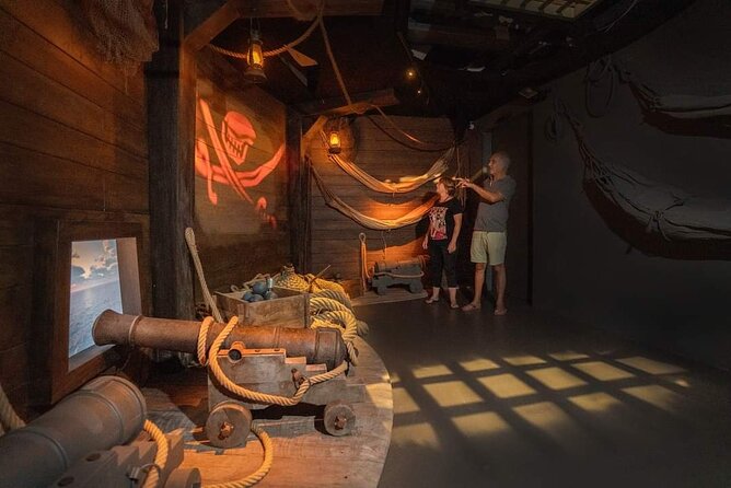St Maarten Family Deluxe Tour - Toppers Rhum Distillery