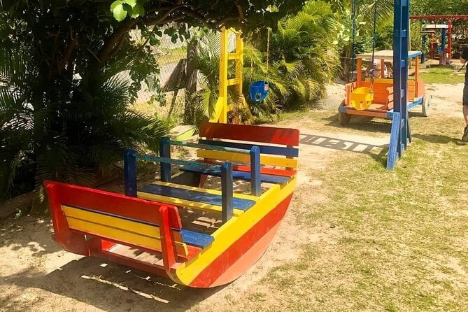 St Maarten Family Deluxe Tour - Maho Beach Lunch