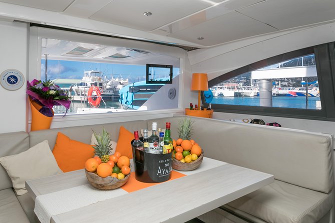 St Maarten Luxury Catamaran Full-Day Group Charter - Meeting Point and Schedule