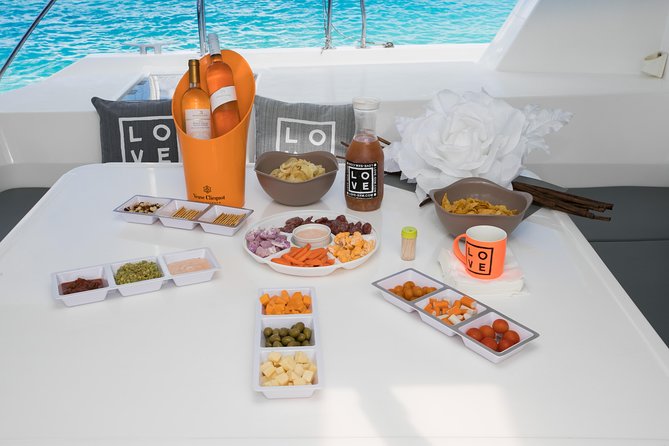 St Maarten Luxury Catamaran Full-Day Group Charter - Guest Reviews and Ratings