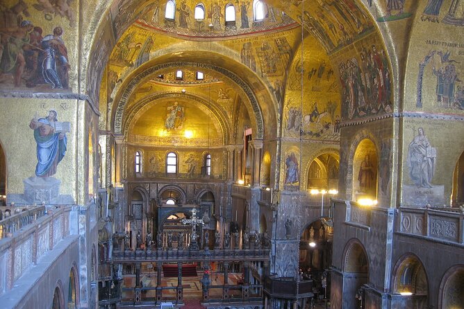 St. Marks Cathedral: Skip the Line Ticket, Audio-Guide & VR Tour - Proper Clothing Requirement