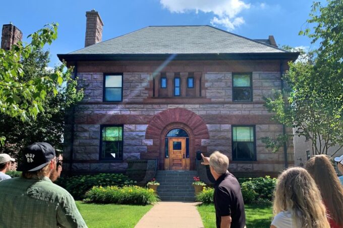 St. Paul: Private Walking Tour Summit Ave Victorian Homes - Renowned Residents of Summit Avenue