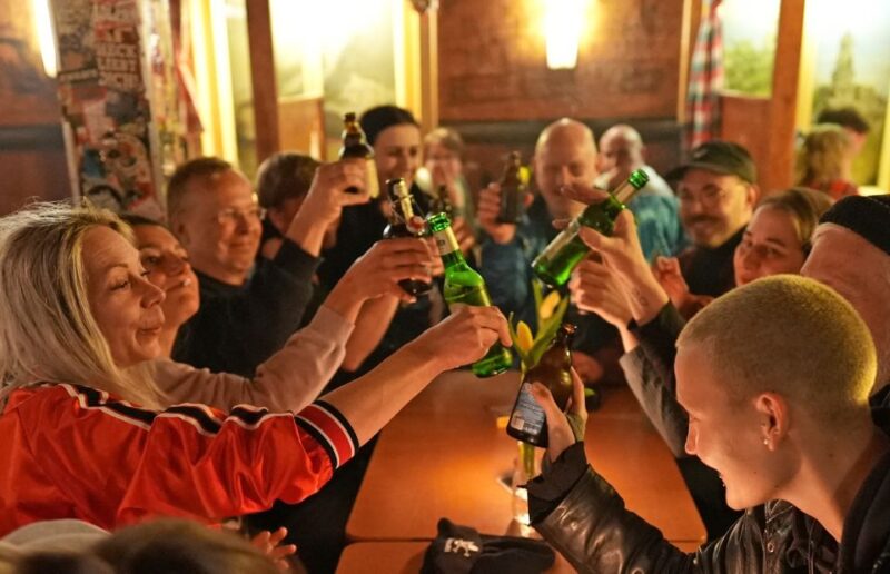 St. Pauli Kieztour - Reeperbahn in the Middle - Experience Highlights