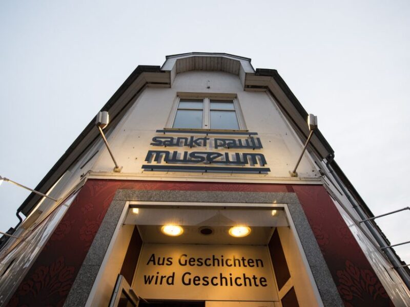 St. Pauli Tour: Drag-Attack With Barbie Stupid & Lee Jackson - Key Points