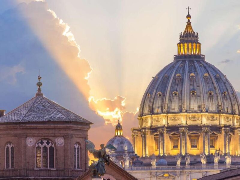 St. Peters Basilica Wonders: Michelangelo, Bernini & Crypt - Architectural Highlights